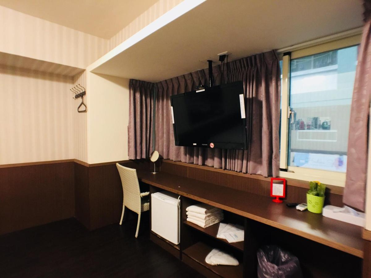 Love Feng Jia Apartment Hotel Тайчжун Екстер'єр фото