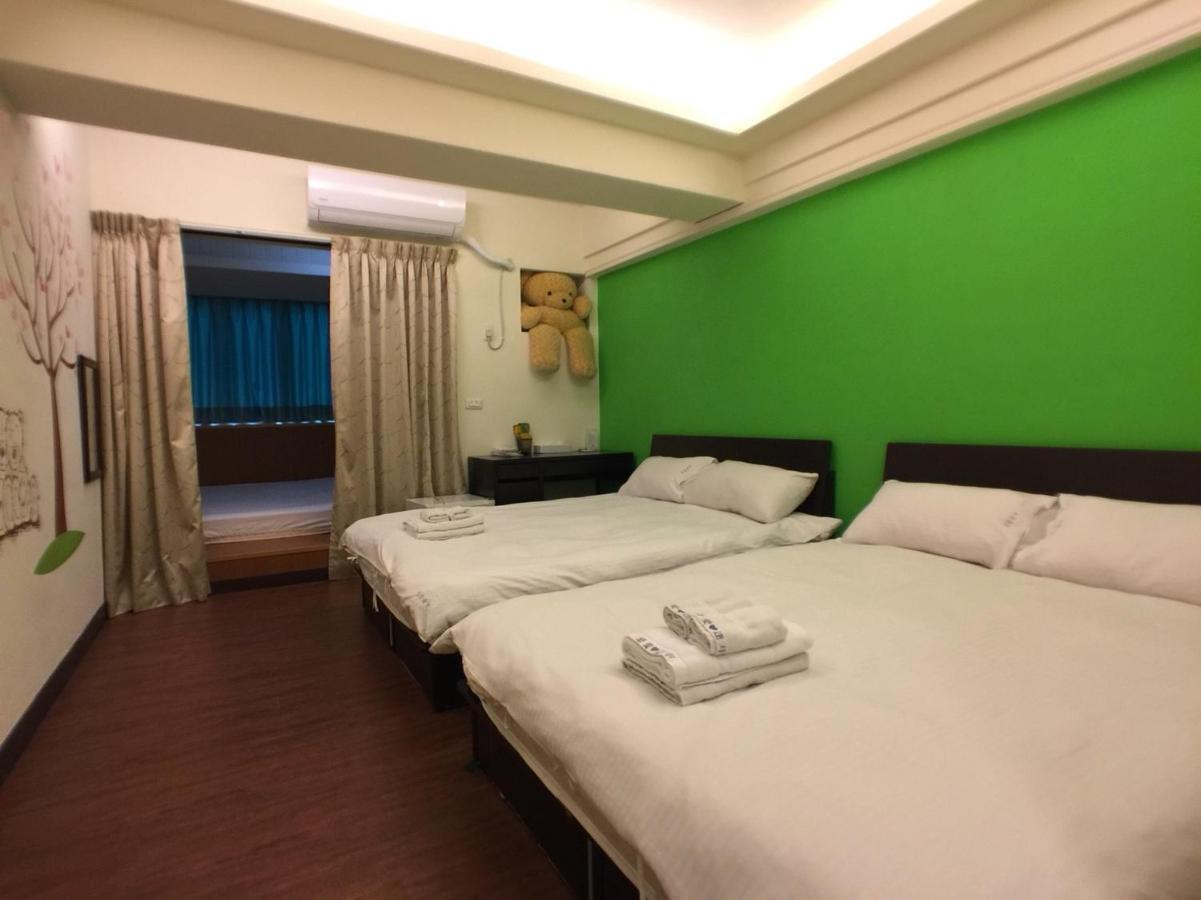 Love Feng Jia Apartment Hotel Тайчжун Екстер'єр фото