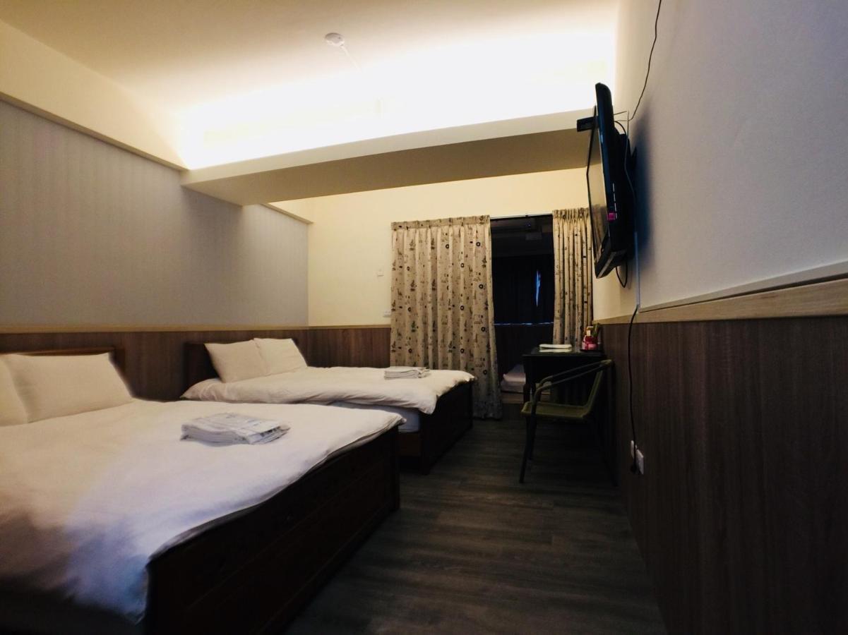 Love Feng Jia Apartment Hotel Тайчжун Екстер'єр фото