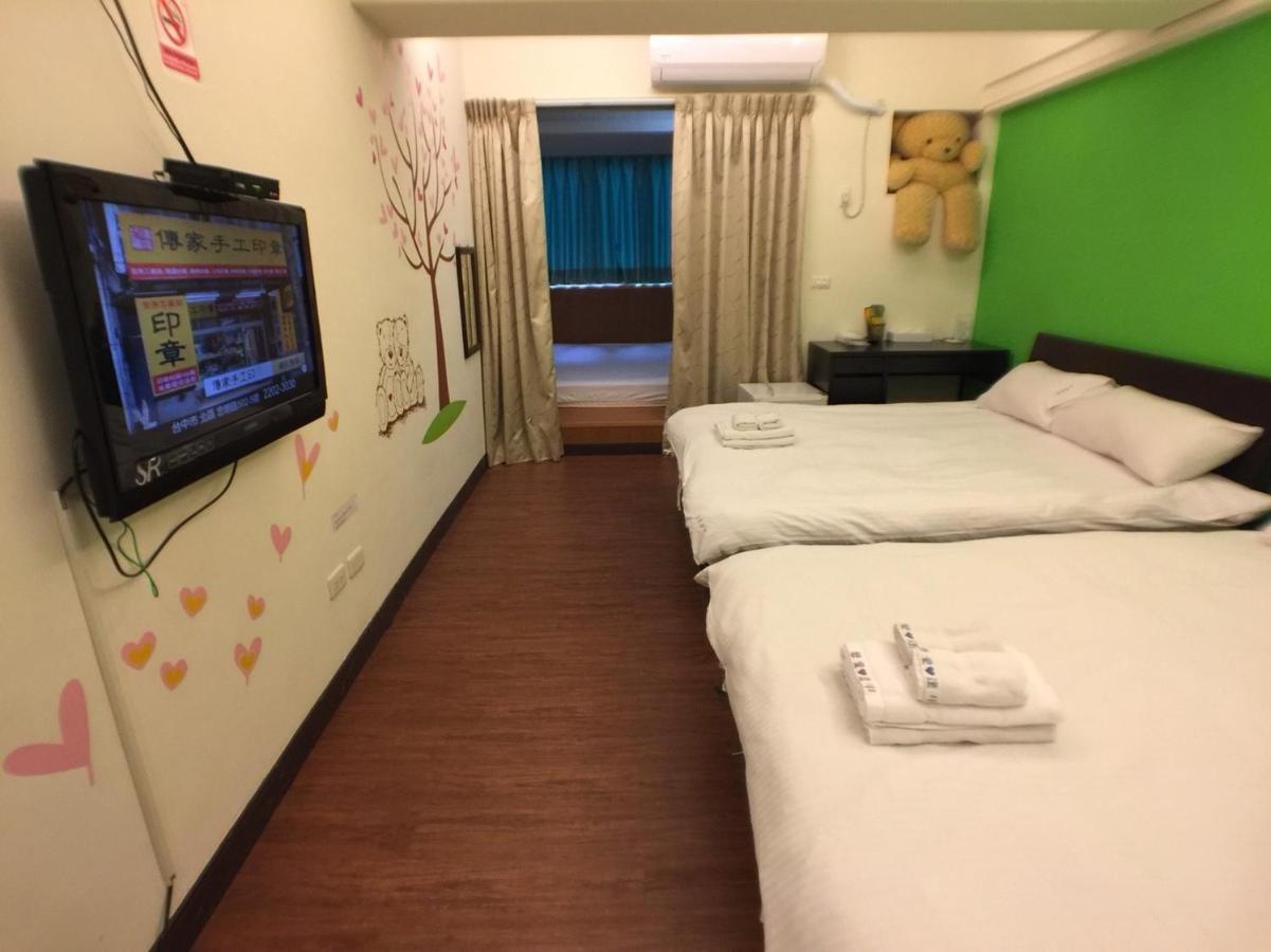 Love Feng Jia Apartment Hotel Тайчжун Екстер'єр фото